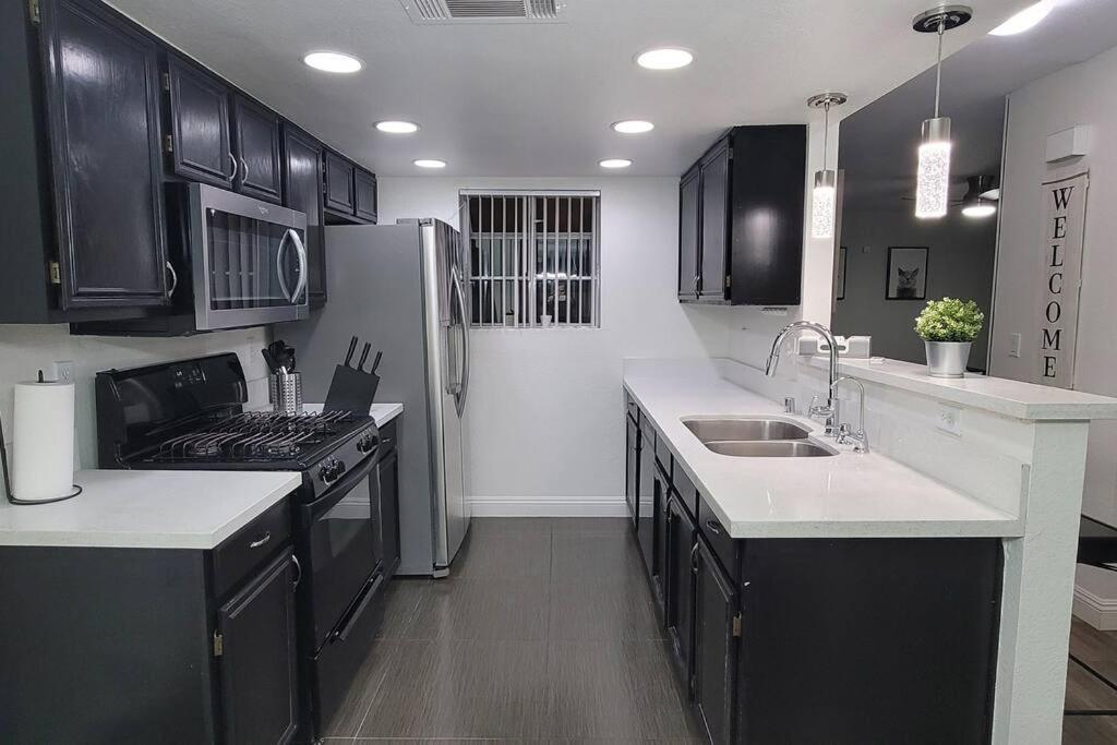 L - Fully Remodeled And Professionally Decorated لاس فيغاس المظهر الخارجي الصورة
