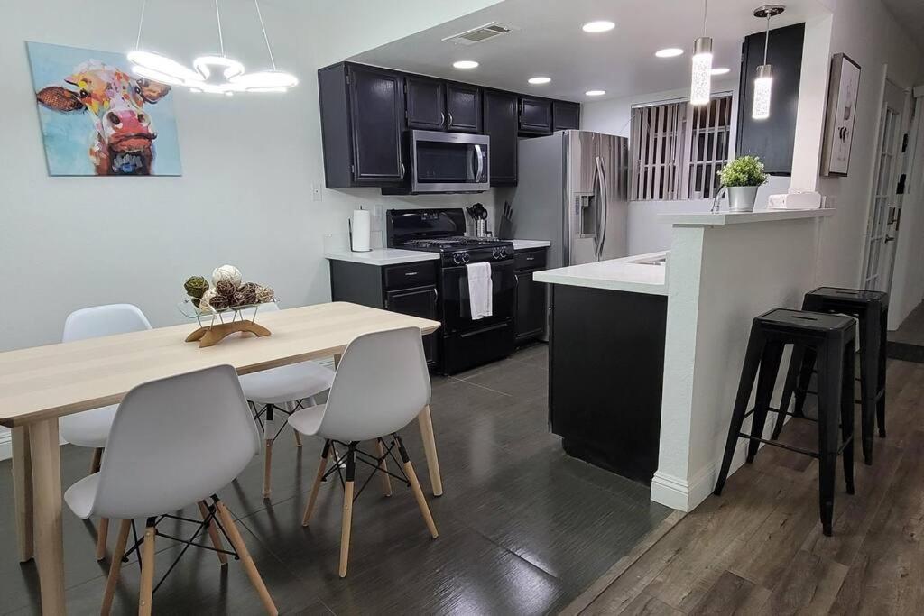 L - Fully Remodeled And Professionally Decorated لاس فيغاس المظهر الخارجي الصورة